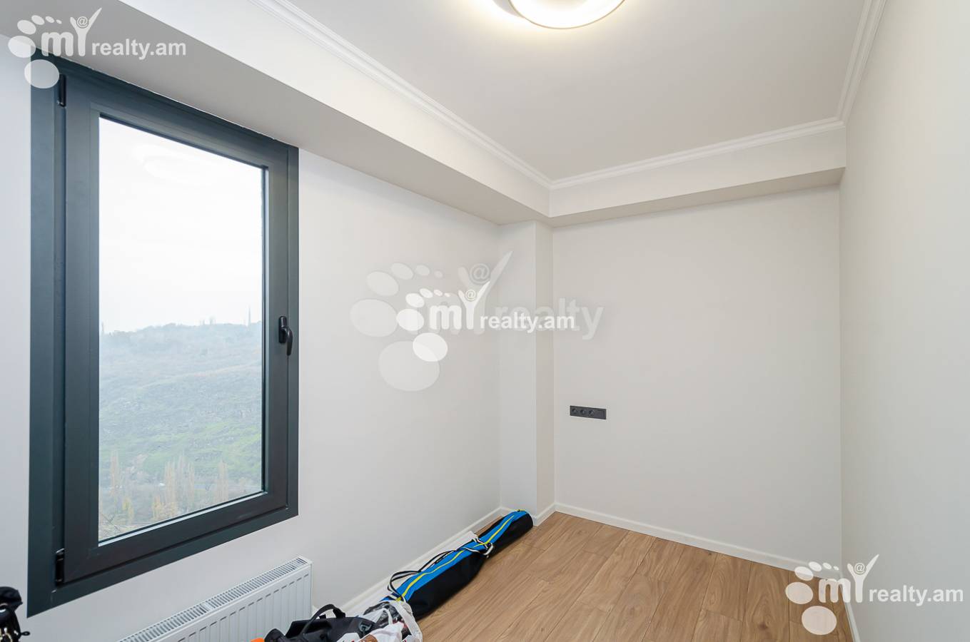 3 սենյականոց բնակարան  Օրբելի Եղբայրների փող, Արաբկիր Երևան, 142936