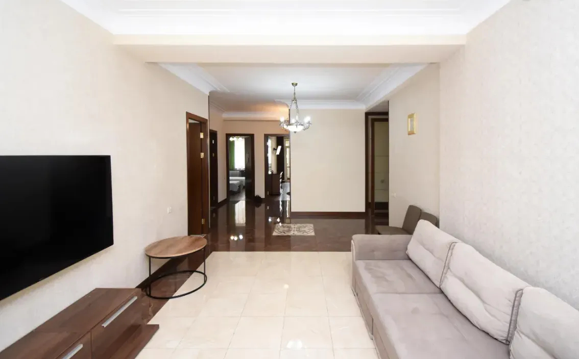 3 bedroom apartment for rent Buzand St, Center Yerevan, 157276