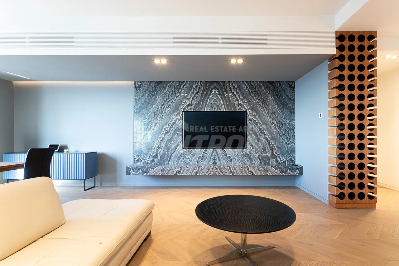 4 սենյականոց բնակարան  Պուշկինի փող, Կենտրոն Երևան, 157580