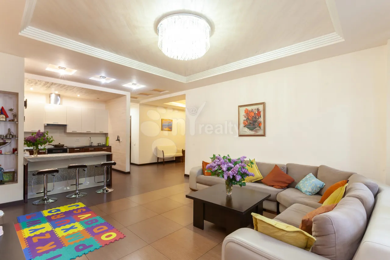3 bedroom apartment for rent Northern(Hyusisayin)  Ave, Center Yerevan, 158432