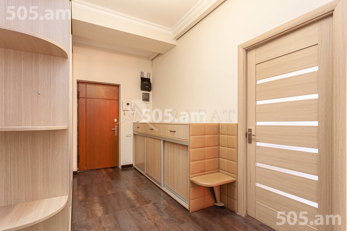 3 սենյականոց բնակարան վարձով Արամի փող, Կենտրոն Երևան, 156056