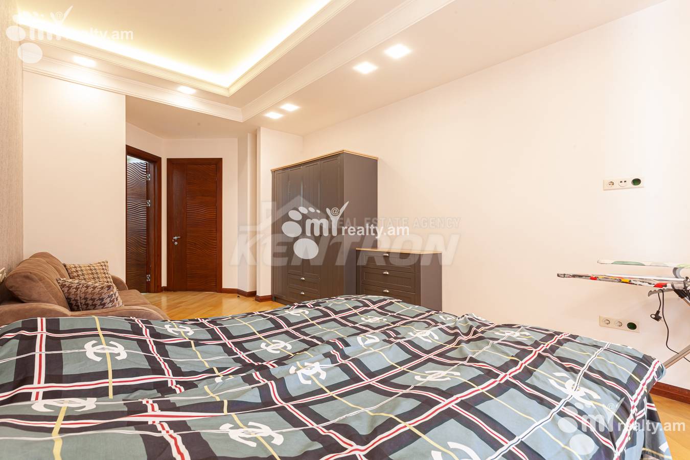 3 bedroom apartment for rent Yekmalyan St, Center Yerevan, 154625