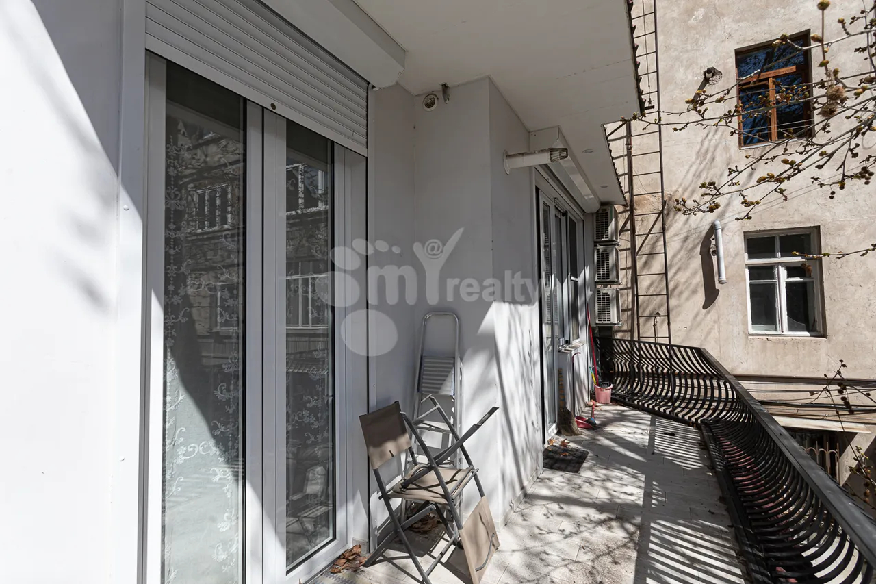 3 bedroom apartment for sale Teryan St, Center Yerevan, 160084