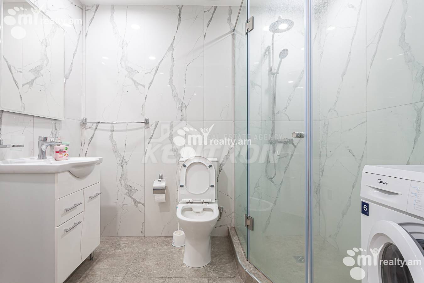 2 սենյականոց բնակարան  Հանրապետության փող, Կենտրոն Երևան, 152418