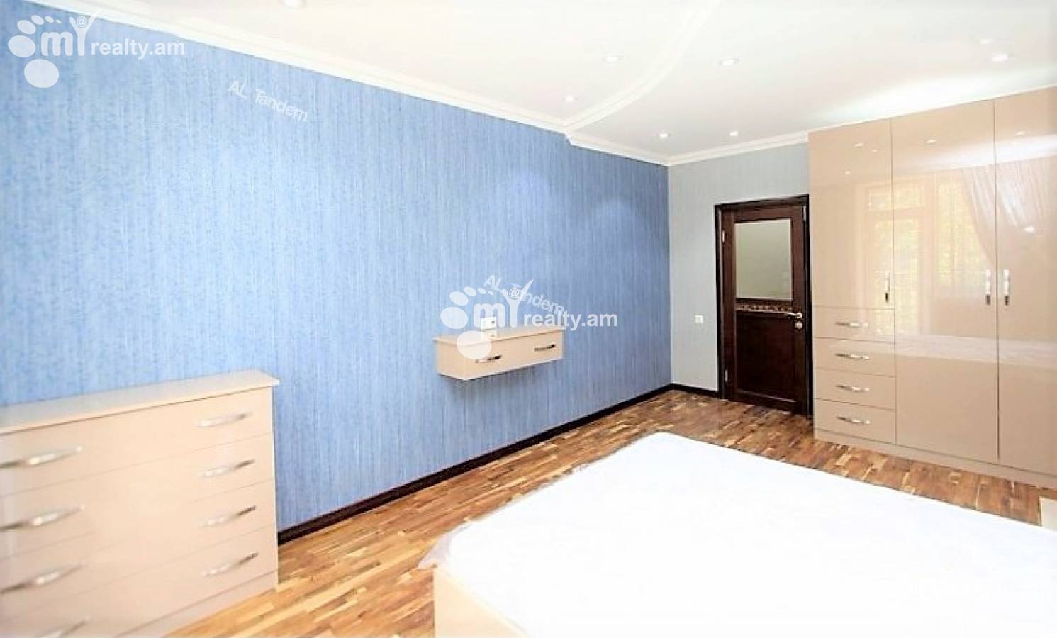 4 bedroom apartment for rent Aram St, Center Yerevan, 135745