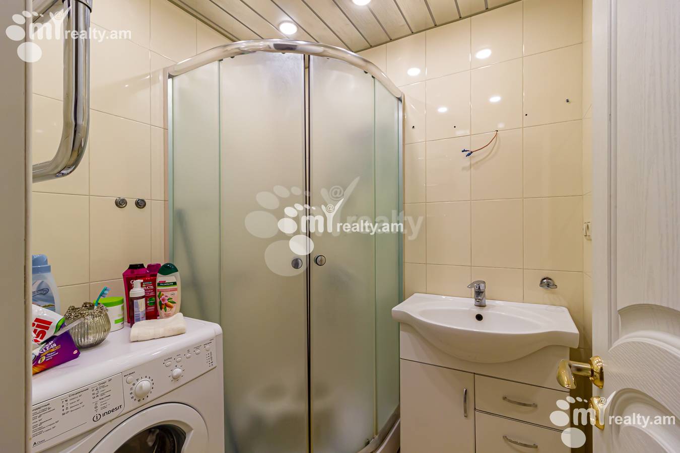 3 bedroom apartment for rent Teryan St, Center Yerevan, 151706
