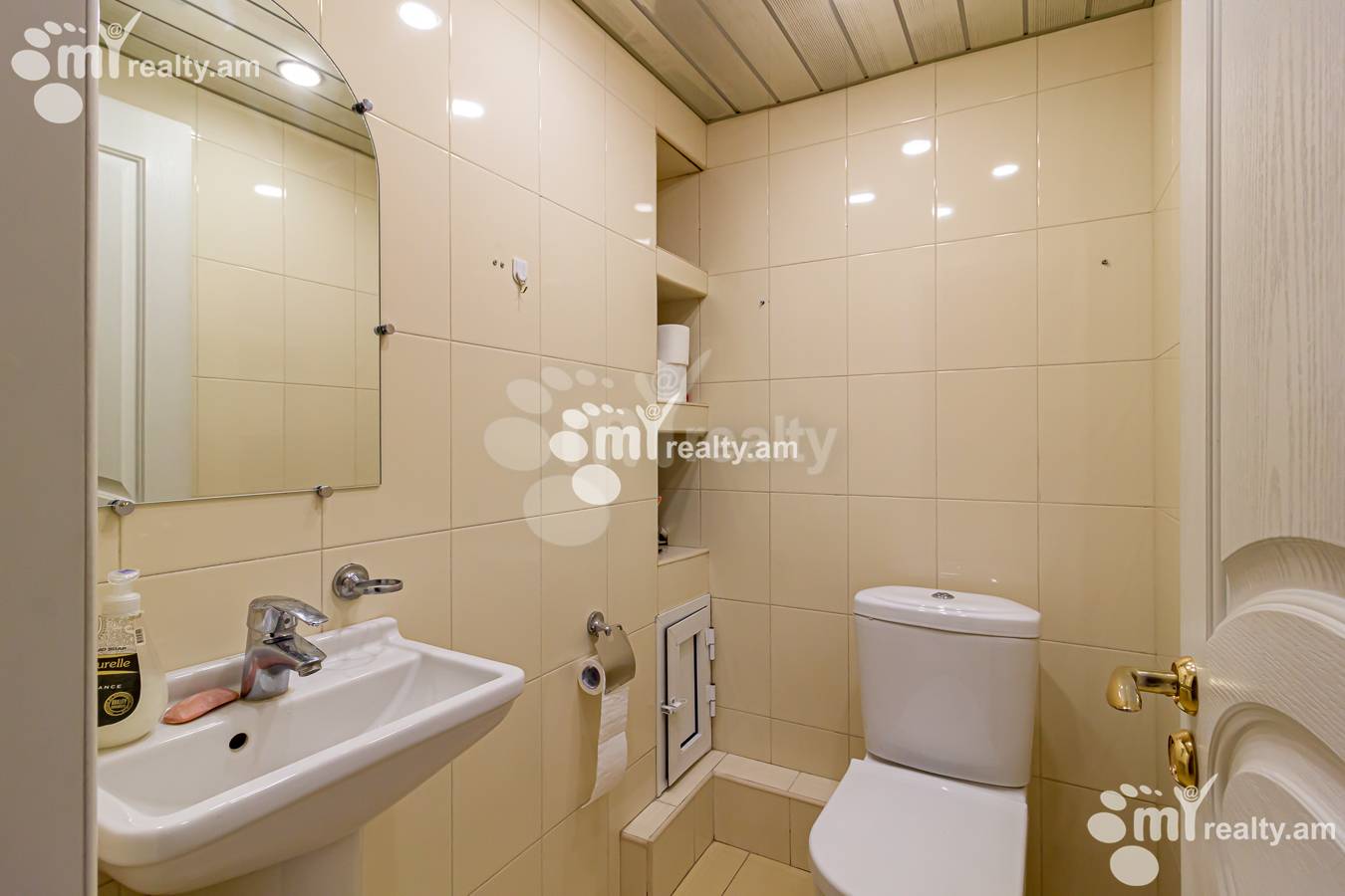 3 bedroom apartment for rent Teryan St, Center Yerevan, 151706