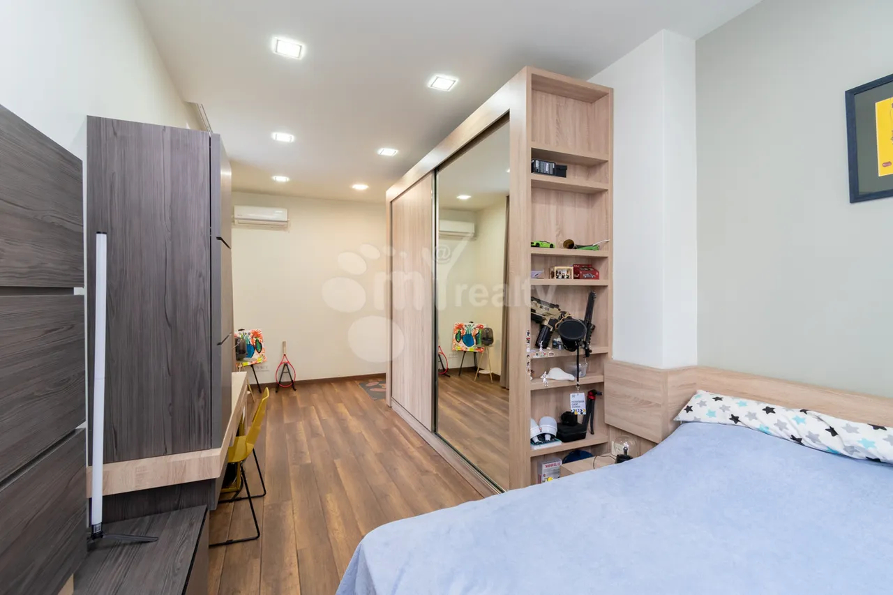 3 bedroom apartment for sale Baghramyan Ave (Kentron), Center Yerevan, 158738