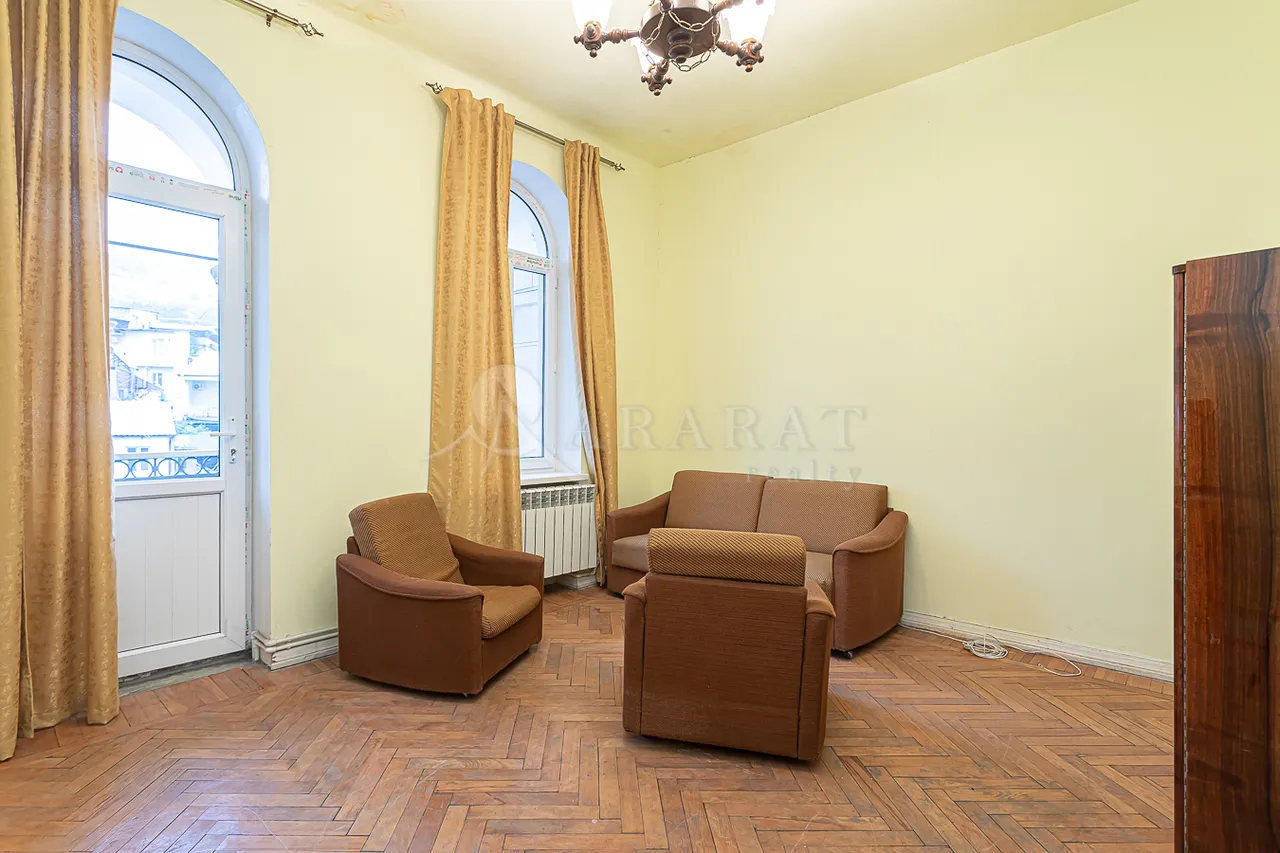 3 bedroom apartment for sale Charents St, Center Yerevan, 157411