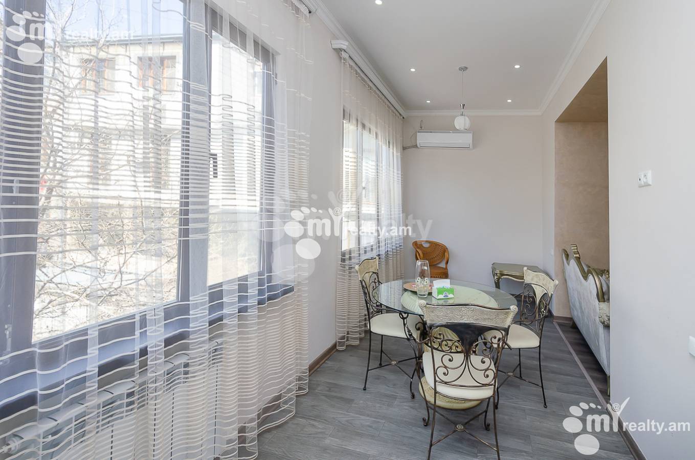 3 bedroom apartment for sale خیابان قازار پارپِتسی, مرکز شهر ایروان, 151956