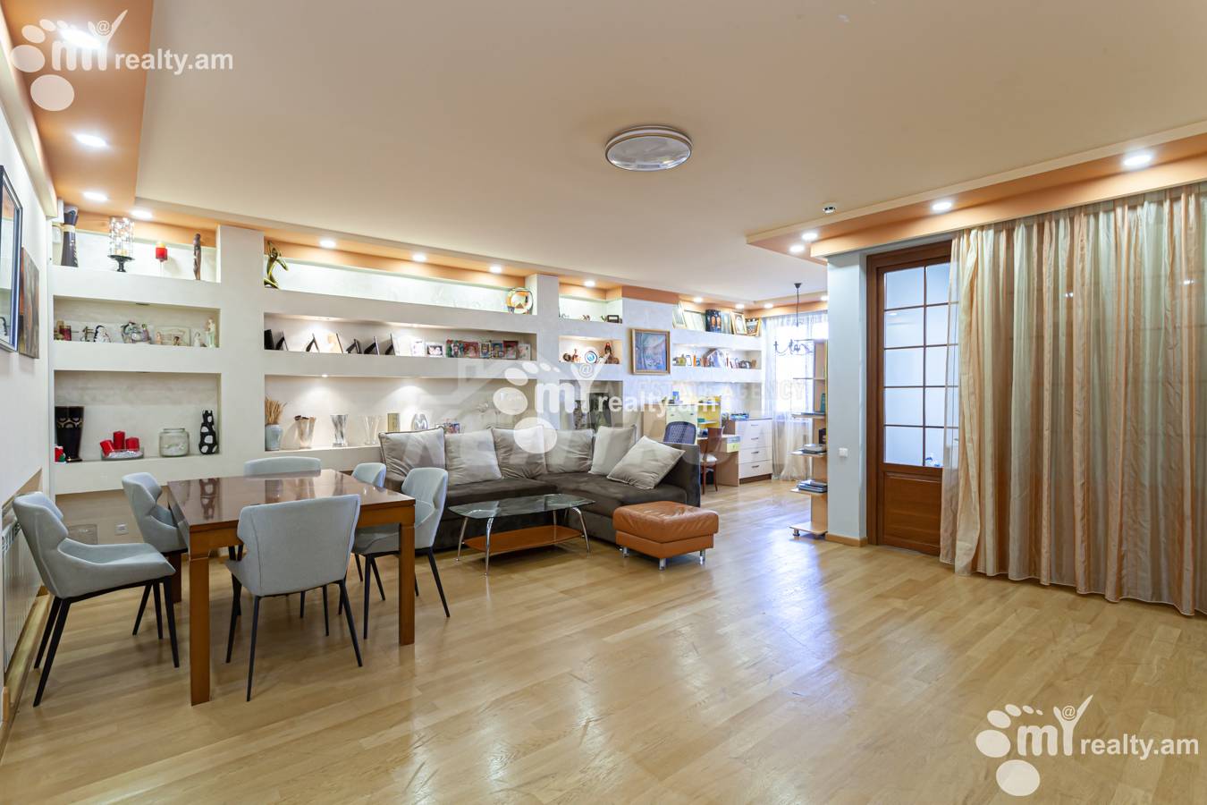 6 bedroom apartment for sale Aram St side, Center Yerevan, 154609