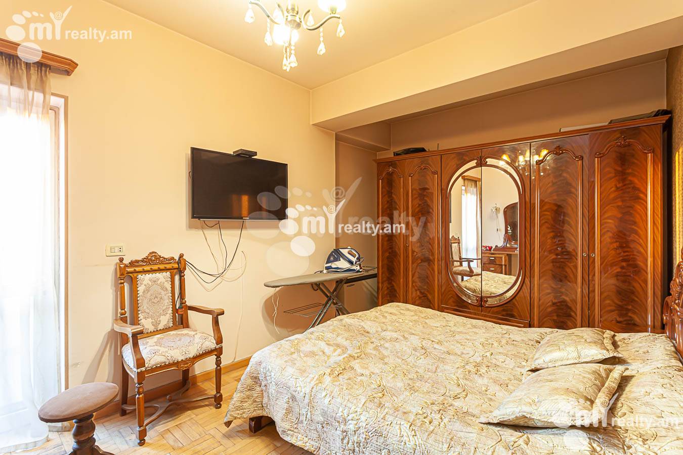 Купить 3 комнатную квартиру Кохбаци ул, Центр Ереван, 154527