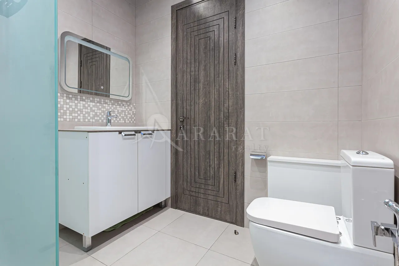 4 bedroom apartment for sale Azatutyan Ave, Arabkir Yerevan, 161890