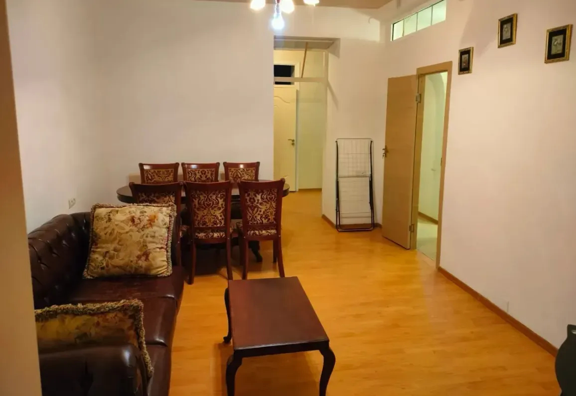 4 սենյականոց բնակարան  Մաշտոցի պող, Կենտրոն Երևան, 161065