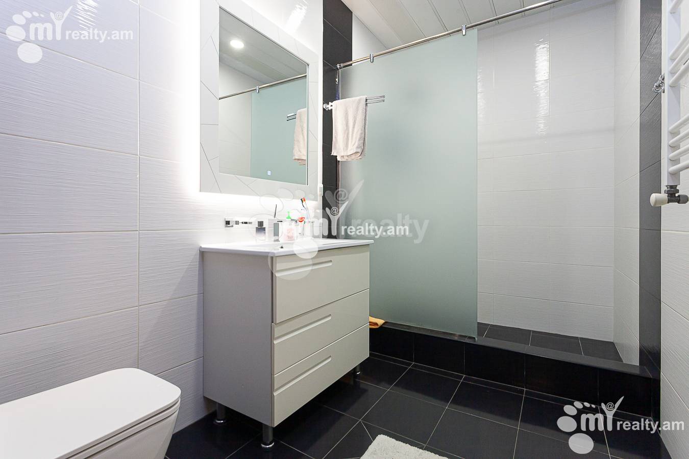 3 սենյականոց բնակարան  Մամիկոնյանց փող, Արաբկիր Երևան, 144767