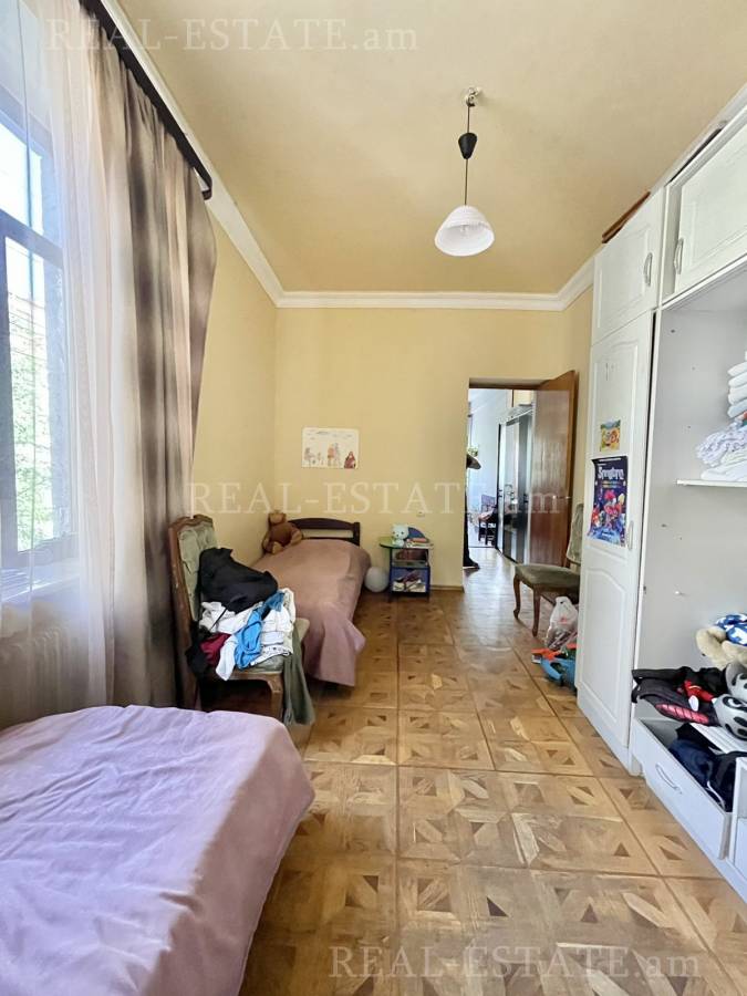 3 bedroom apartment for sale خیابان ماشتوتس, مرکز شهر ایروان, 121152