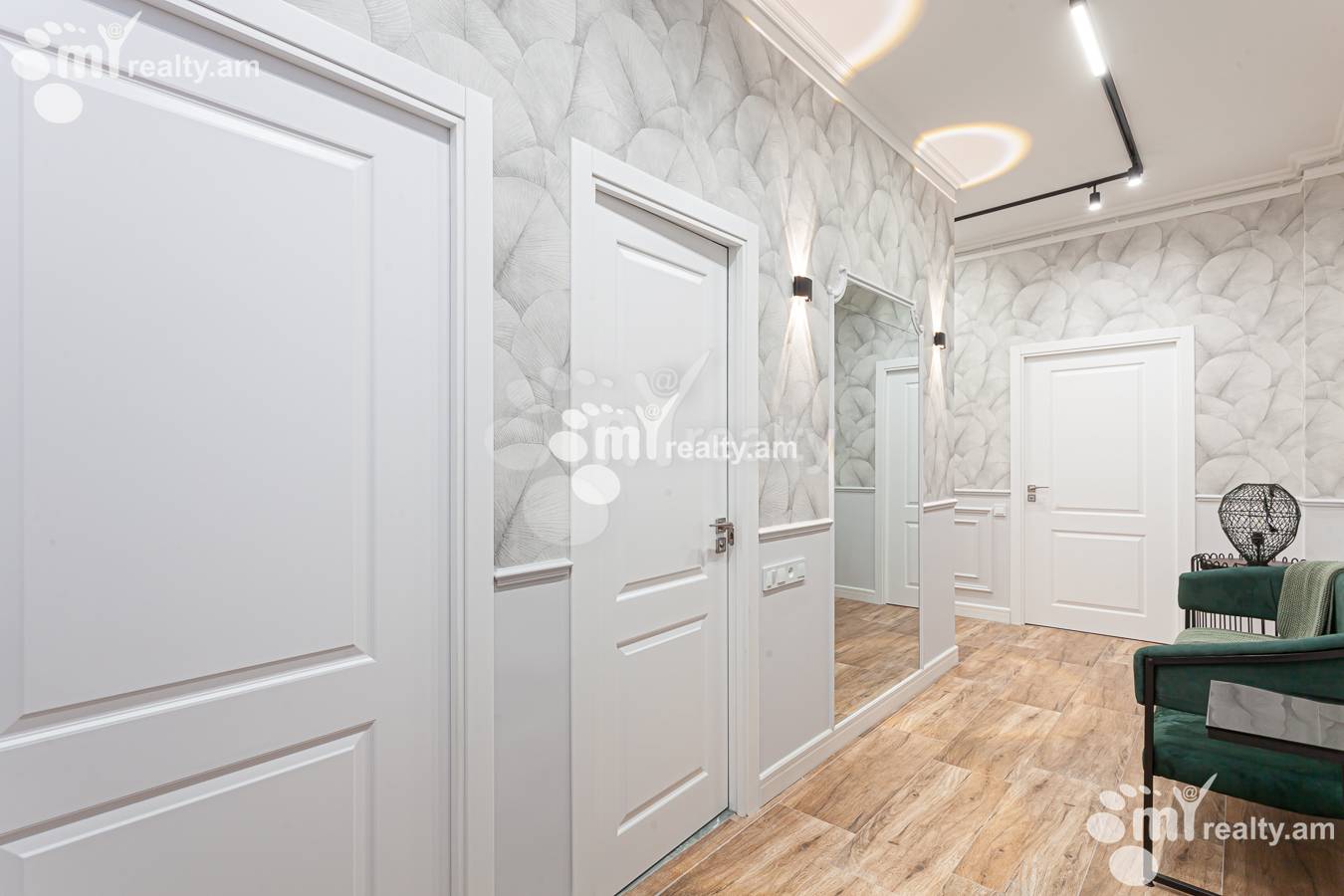 4 bedroom apartment for sale M․ Melqonyan str, مرکز شهر ایروان, 154447