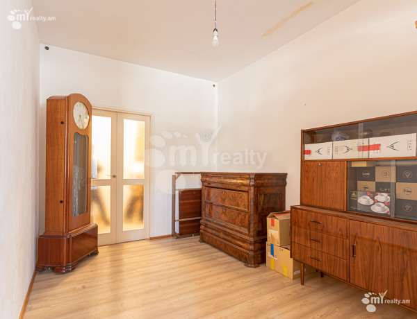 2-senyakanoc-bnakaran-vacharq-Yerevan-Center