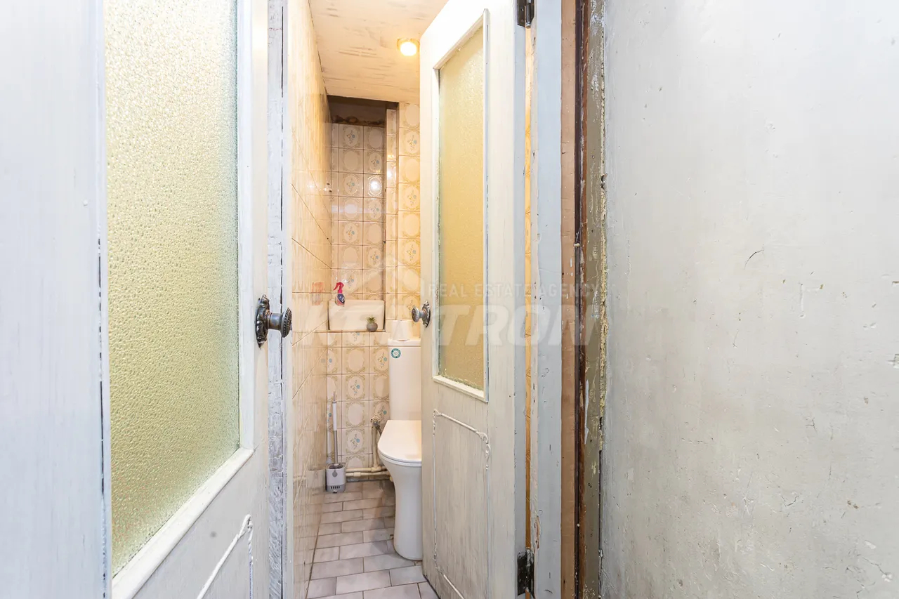 5 bedroom apartment for sale Abovyan St, Center Yerevan, 160117
