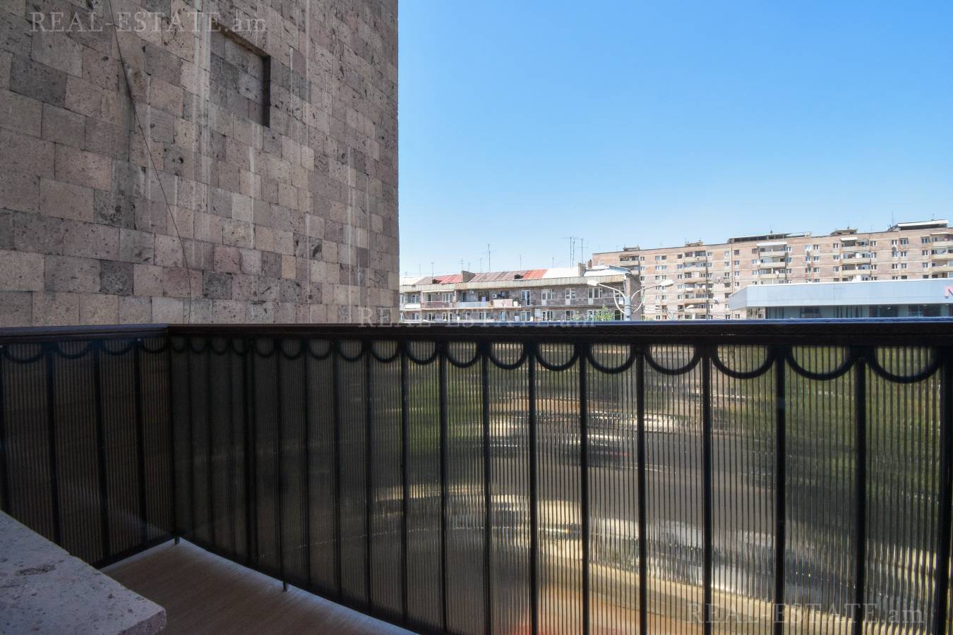 4 սենյականոց բնակարան  Կոմիտասի պող, Արաբկիր Երևան, 122871