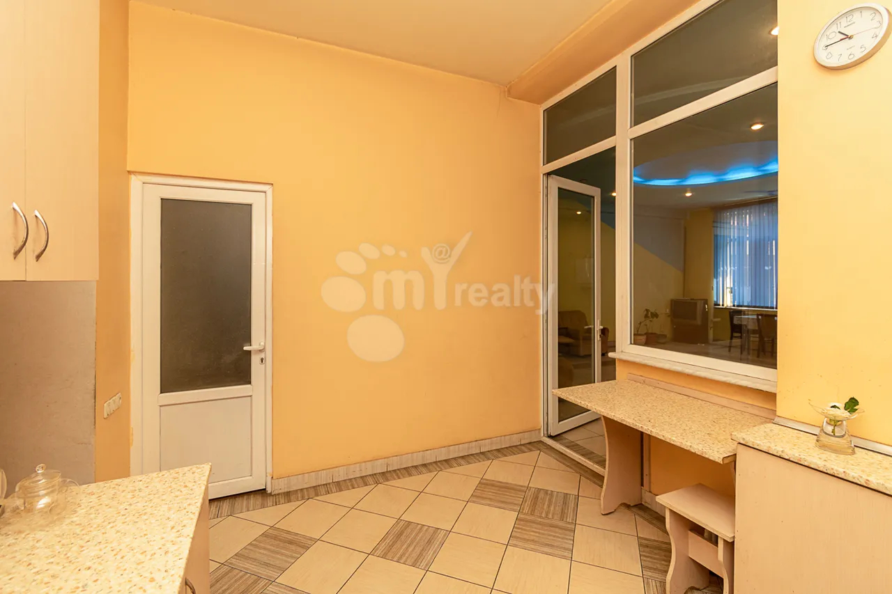 4 bedroom apartment for sale Sayat-Nova Ave, Center Yerevan, 160797