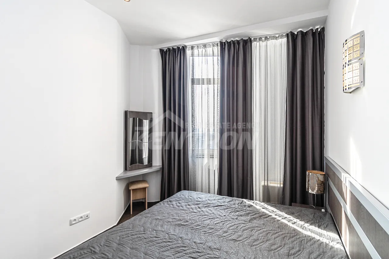 Снять 4 комнатную квартиру Арам ул, Центр Ереван, 159127