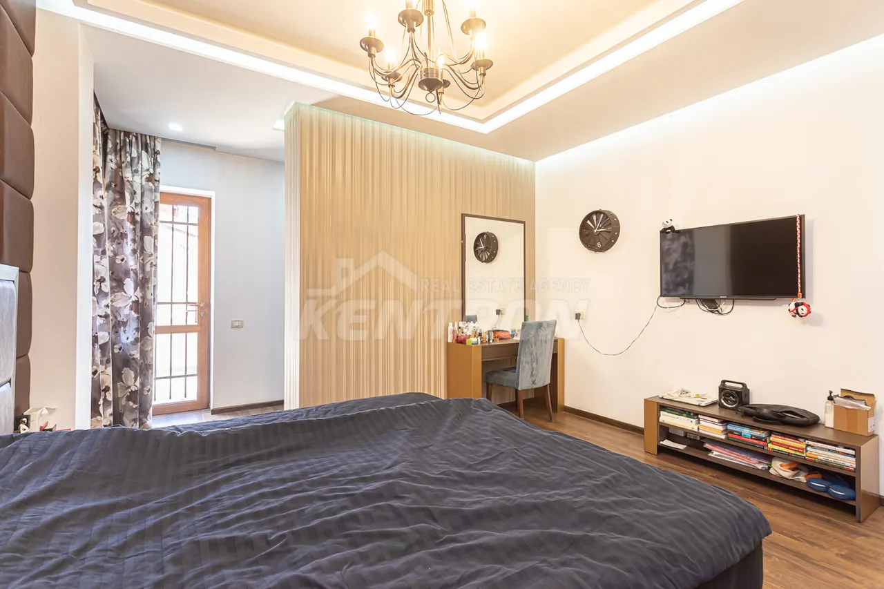 House for sale Lusinyants street, مرکز شهر ایروان, 157386