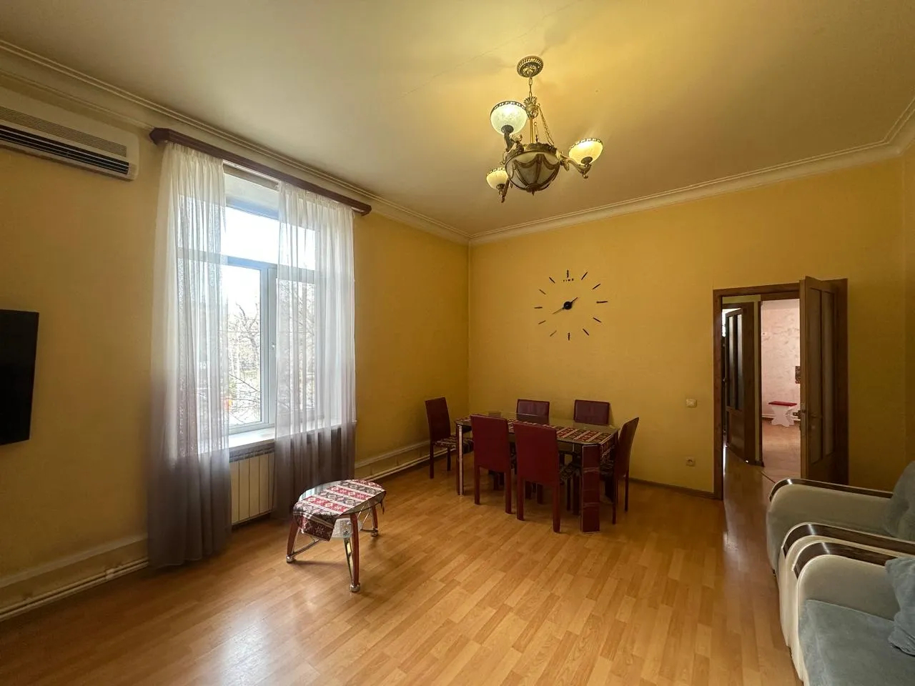 3 սենյականոց բնակարան  Աբովյան փող, Կենտրոն Երևան, 159901