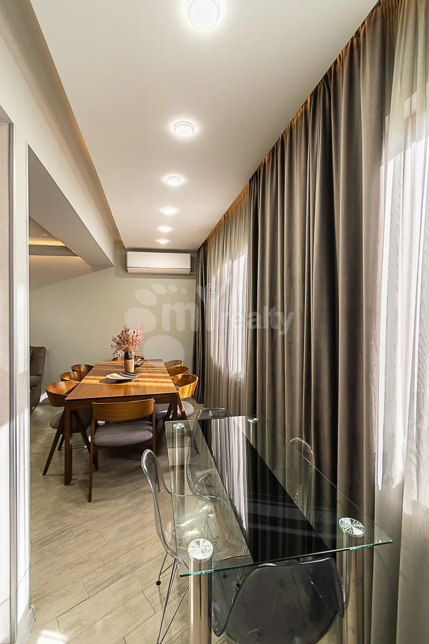 4 bedroom apartment for sale Paronyan St, Center Yerevan, 161626