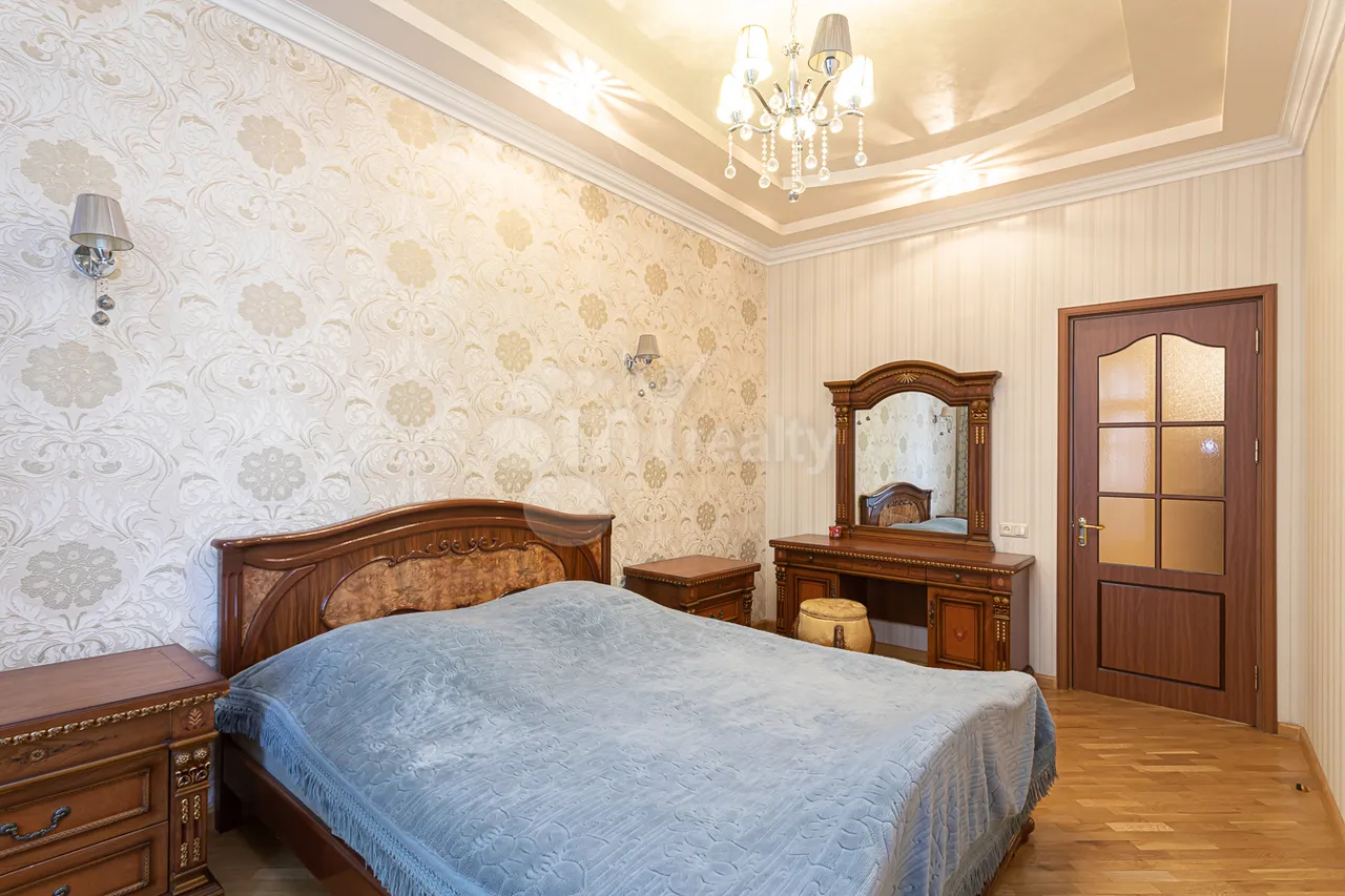 2 bedroom apartment for rent Aram St, Center Yerevan, 160110