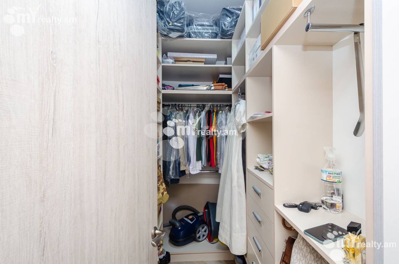 4 bedroom apartment for sale Davtashen 3 district, Davtachène Yerevan, 152896