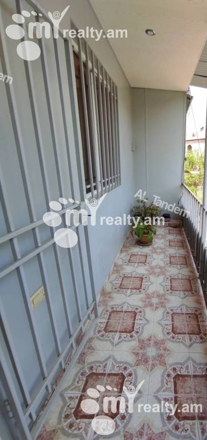 Купить 3 комнатную квартиру Азатутян пр, Арабкир Ереван, 126071