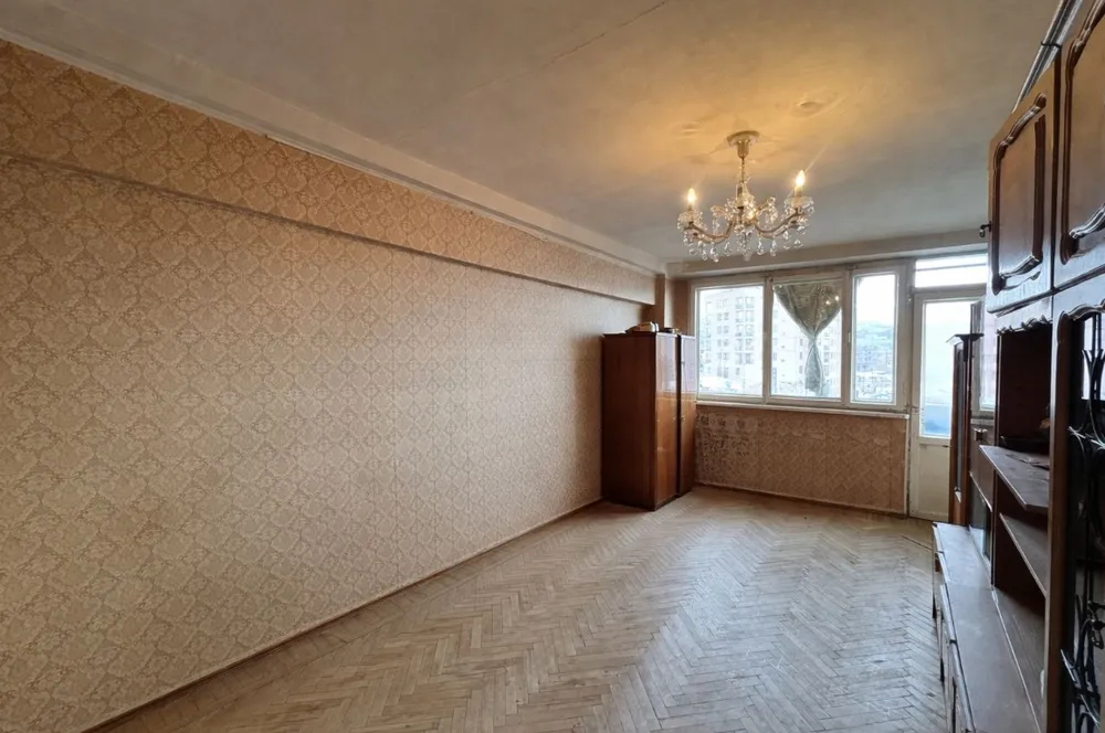 bnakaran/3-senyakanoc/Baghramyan+Ave++1+blind+end/Center/Yerevan