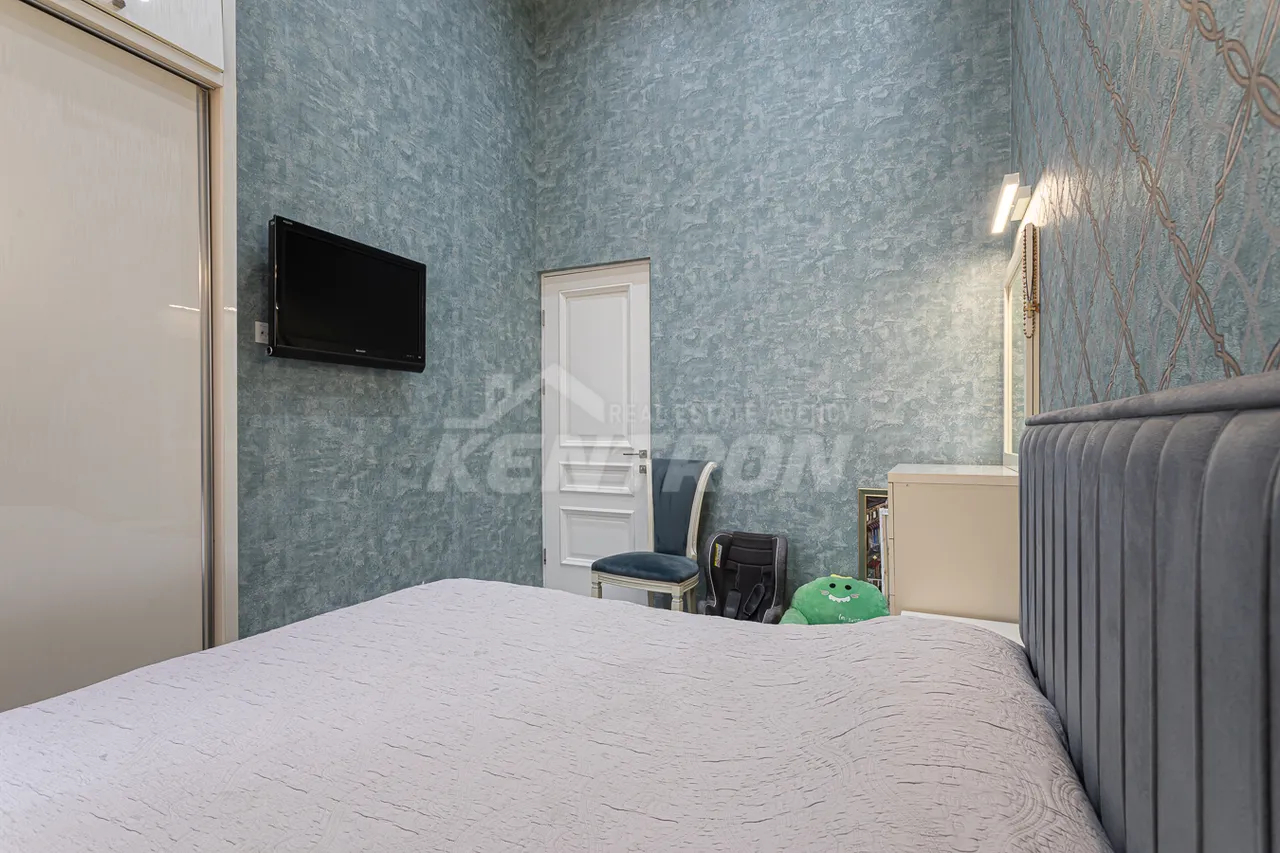 4 bedroom apartment for sale خیابان آدونس, عربگیر ایروان, 159644