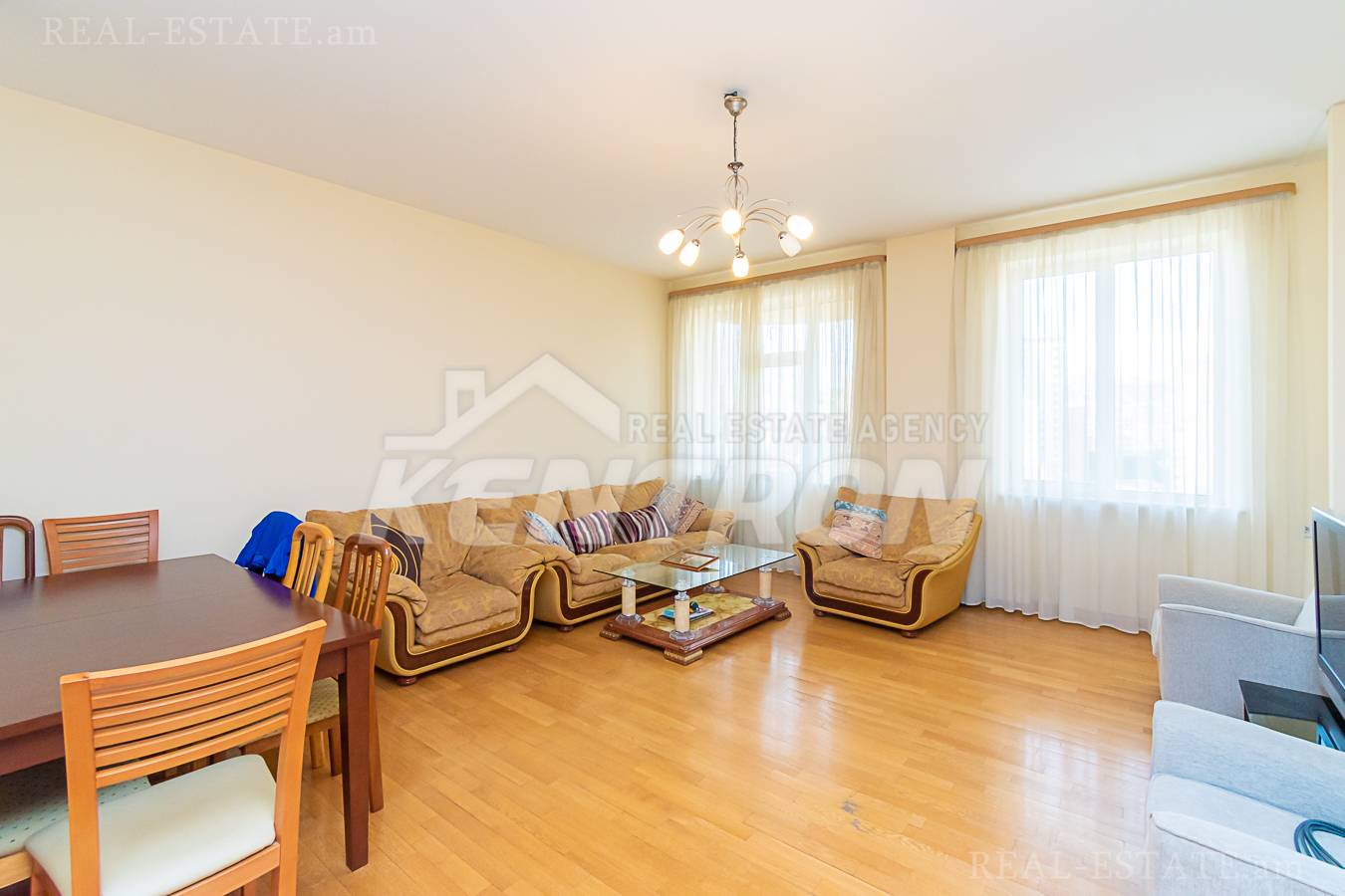 2 սենյականոց բնակարան  Պարոնյան փող, Կենտրոն Երևան, 135366