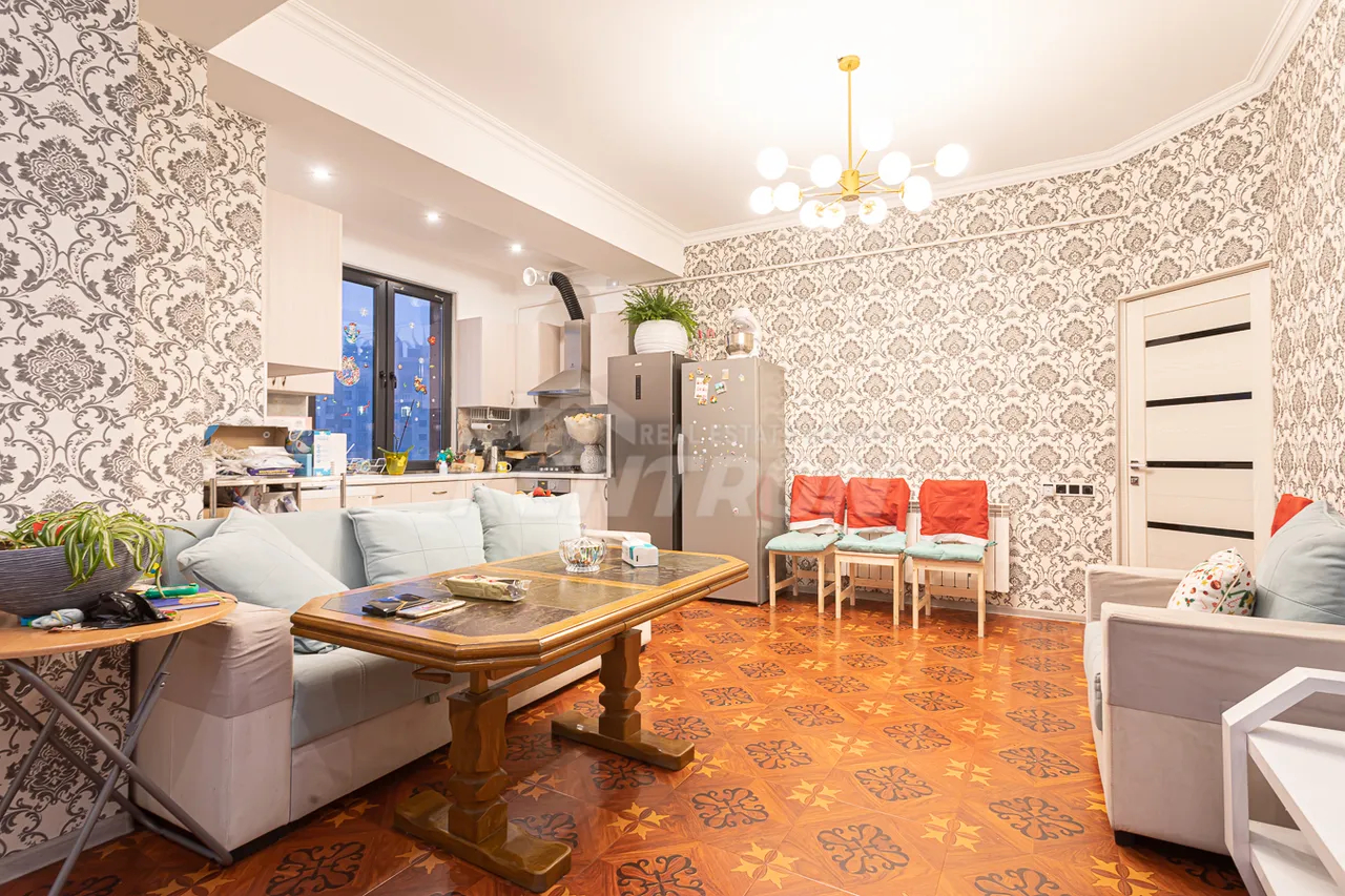 4 bedroom apartment for sale خیابان آرخوتیان, عربگیر ایروان, 158198