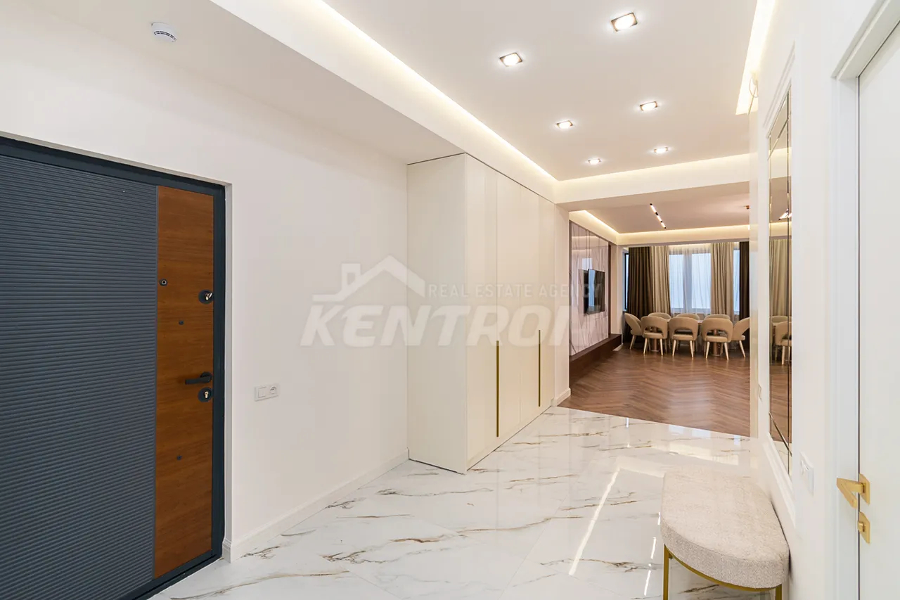 Купить 3 комнатную квартиру Гогол ул., Канакер-Зейтун Ереван, 159252