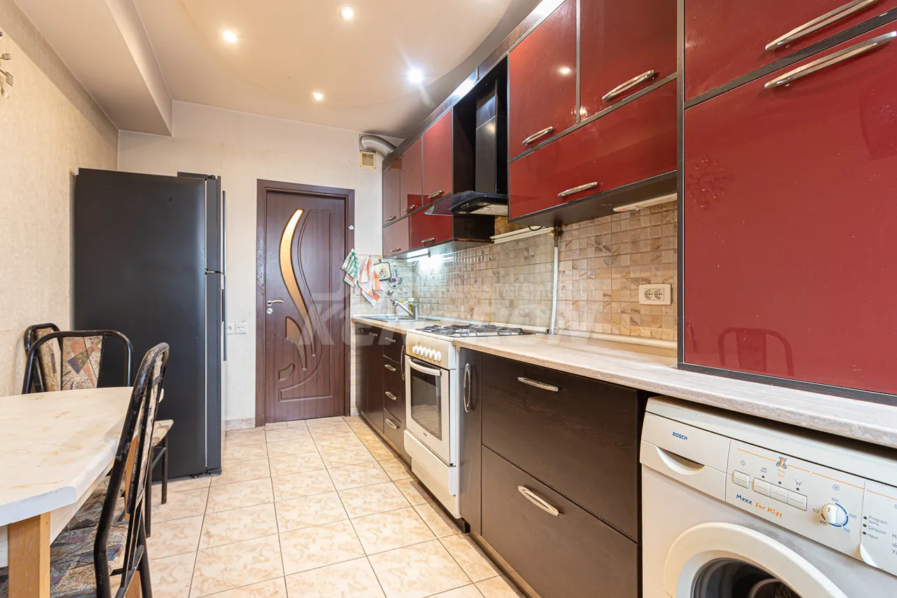 3 bedroom apartment for sale E. Qochar St, Center Yerevan, 157682