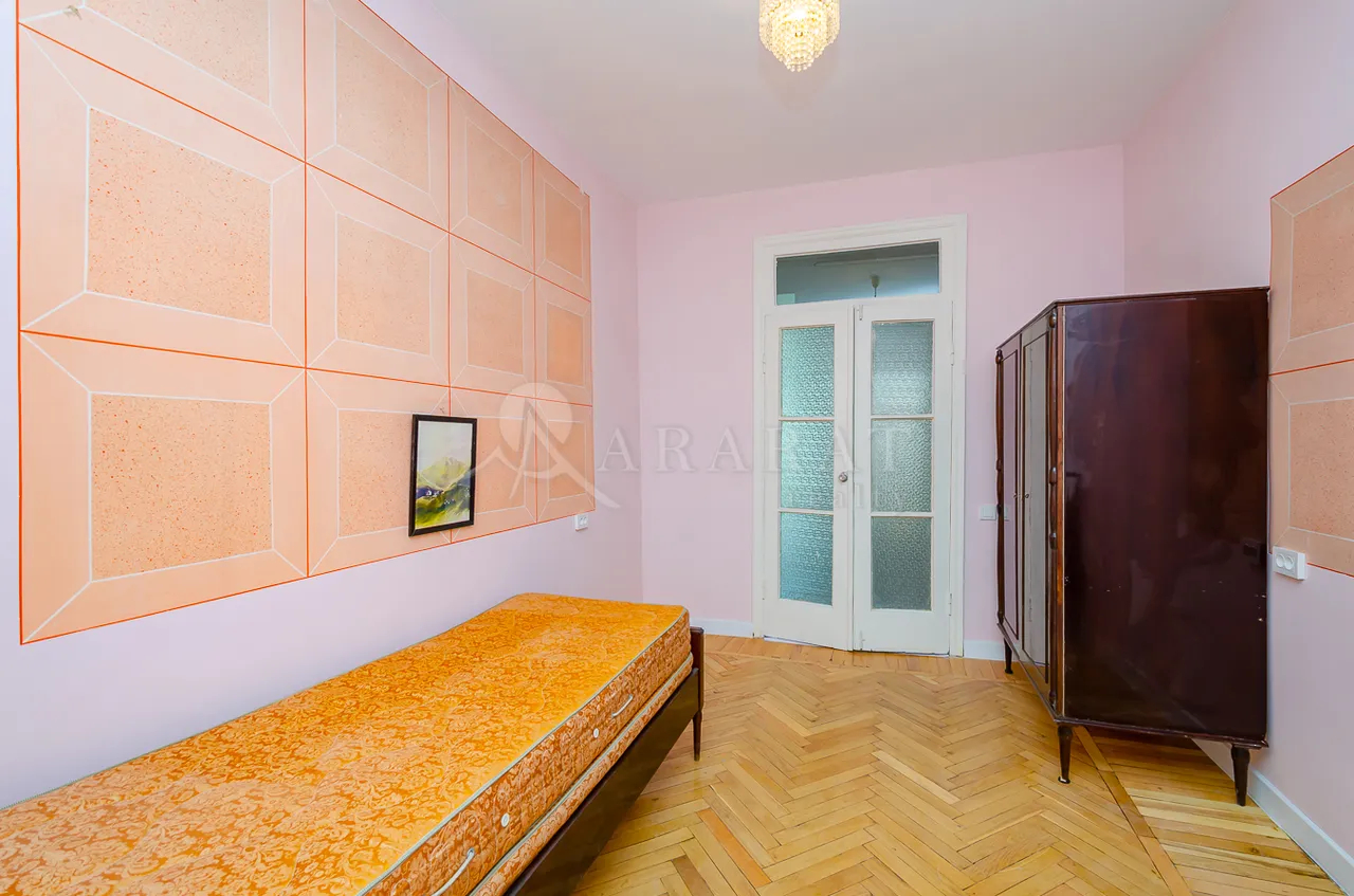 3 bedroom apartment for sale خیابان ساریان, مرکز شهر ایروان, 161881