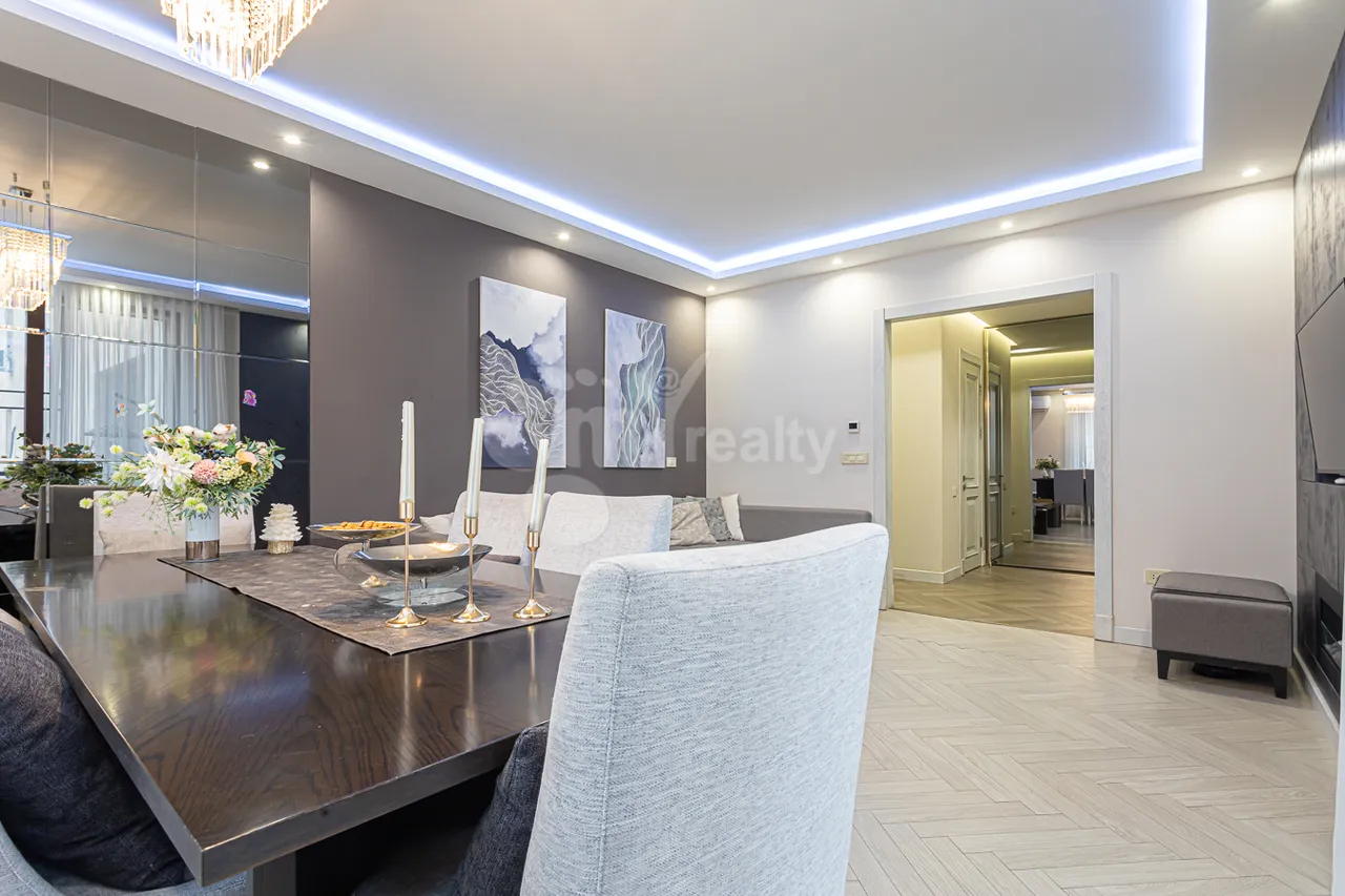 4 bedroom apartment for sale Aram St, Center Yerevan, 159224