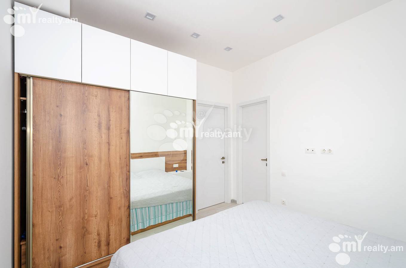 3 bedroom apartment for sale Antarayin, L.Azgaldyan street,, Center Yerevan, 151968