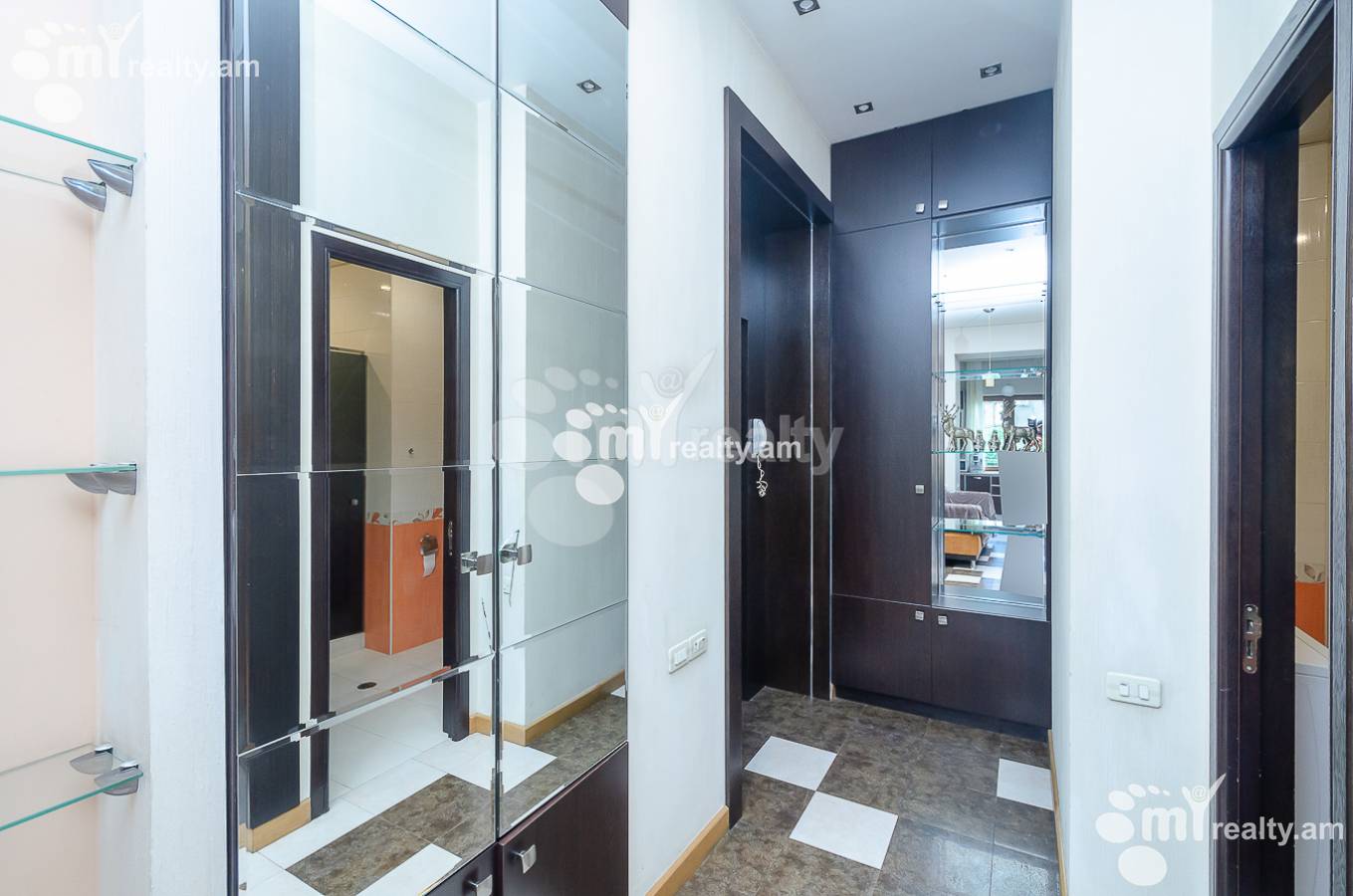 2 սենյականոց բնակարան  Մաշտոցի պող, Կենտրոն Երևան, 152537