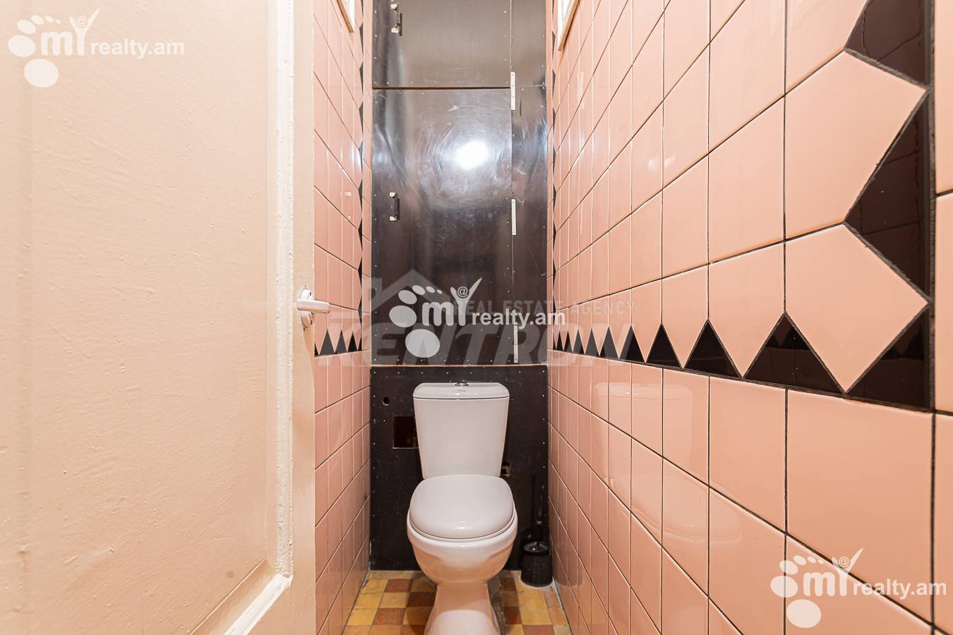 3 սենյականոց բնակարան  Չարենցի փող, Կենտրոն Երևան, 156878