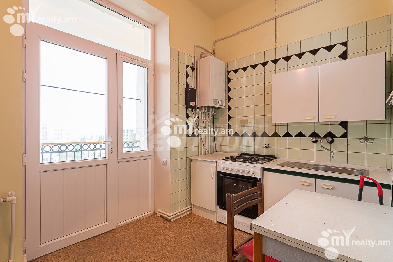 3 սենյականոց բնակարան  Չարենցի փող, Կենտրոն Երևան, 156878