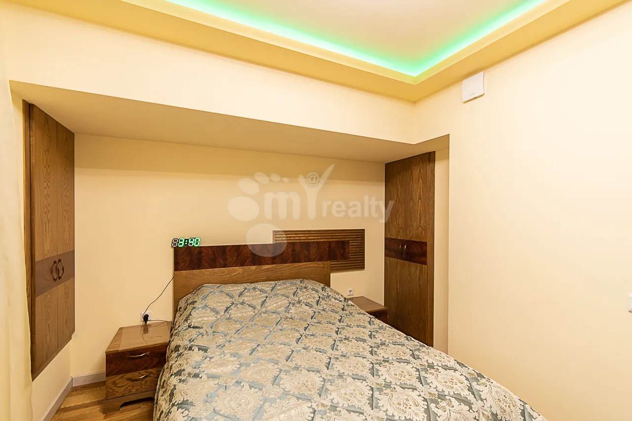 3 bedroom apartment for rent خیابان موسکوویان, مرکز شهر ایروان, 159374