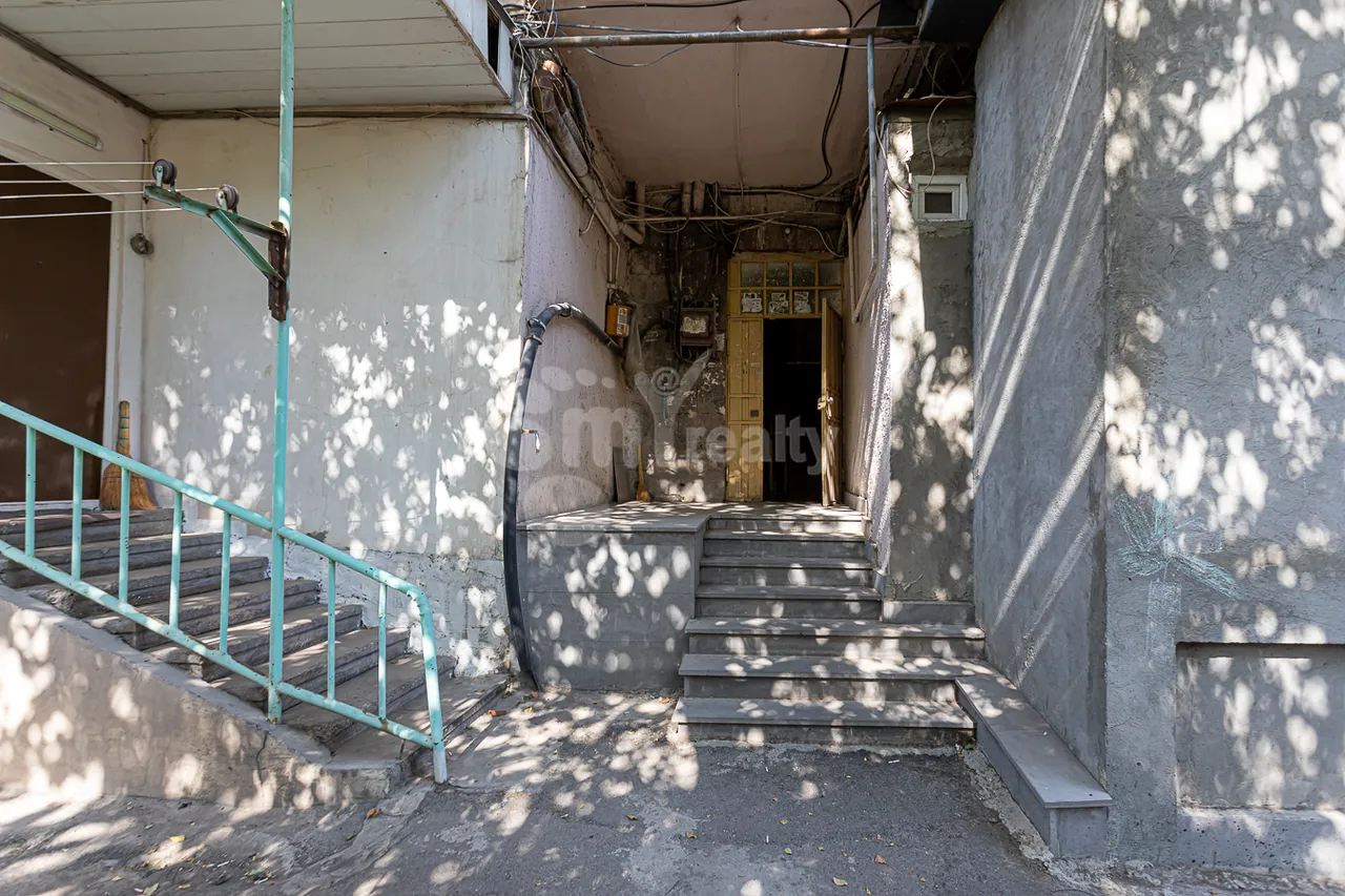 3 bedroom apartment for sale Paronyan St, Center Yerevan, 157421