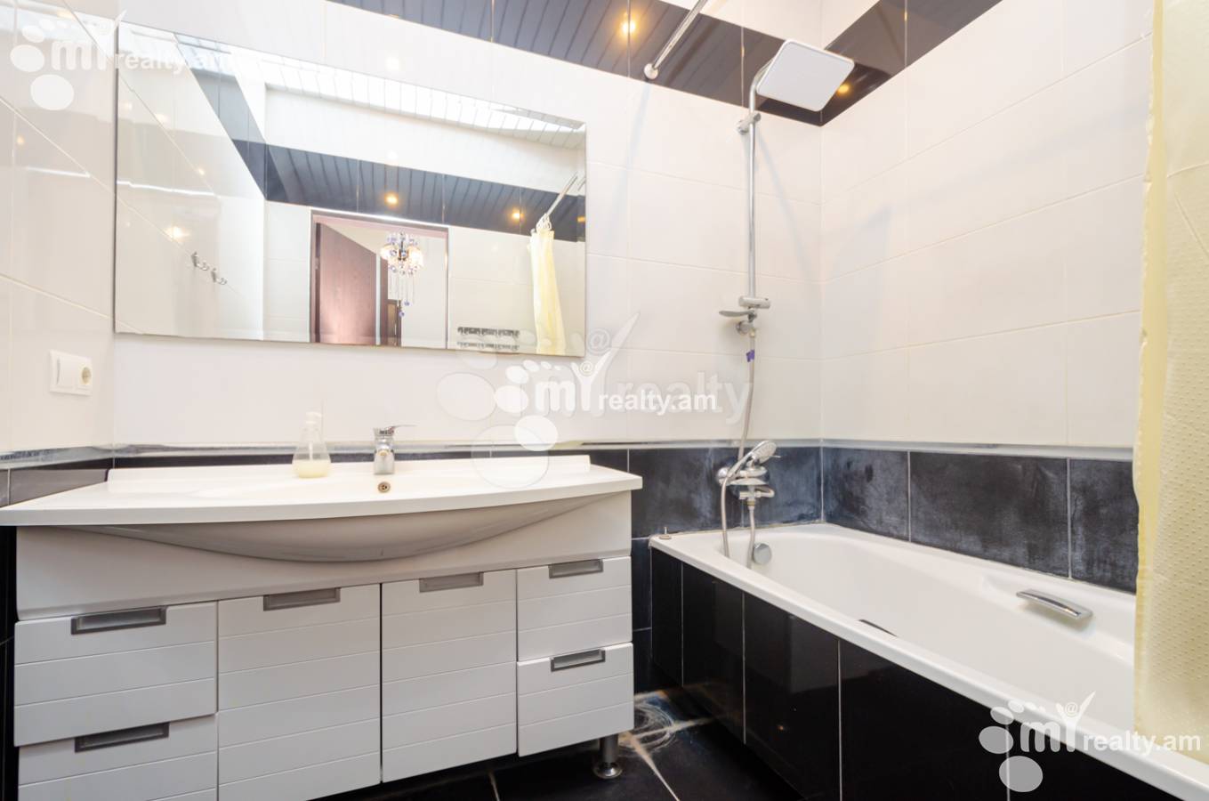 3 bedroom apartment for sale Bryusov St, Center Yerevan, 138903