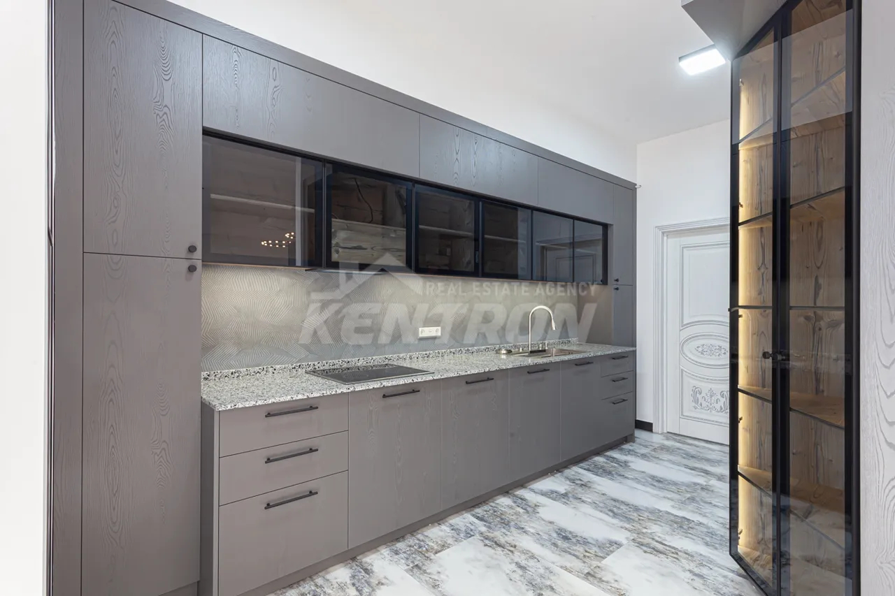 3 սենյականոց բնակարան վարձով Պարոնյան փող, Կենտրոն Երևան, 158967