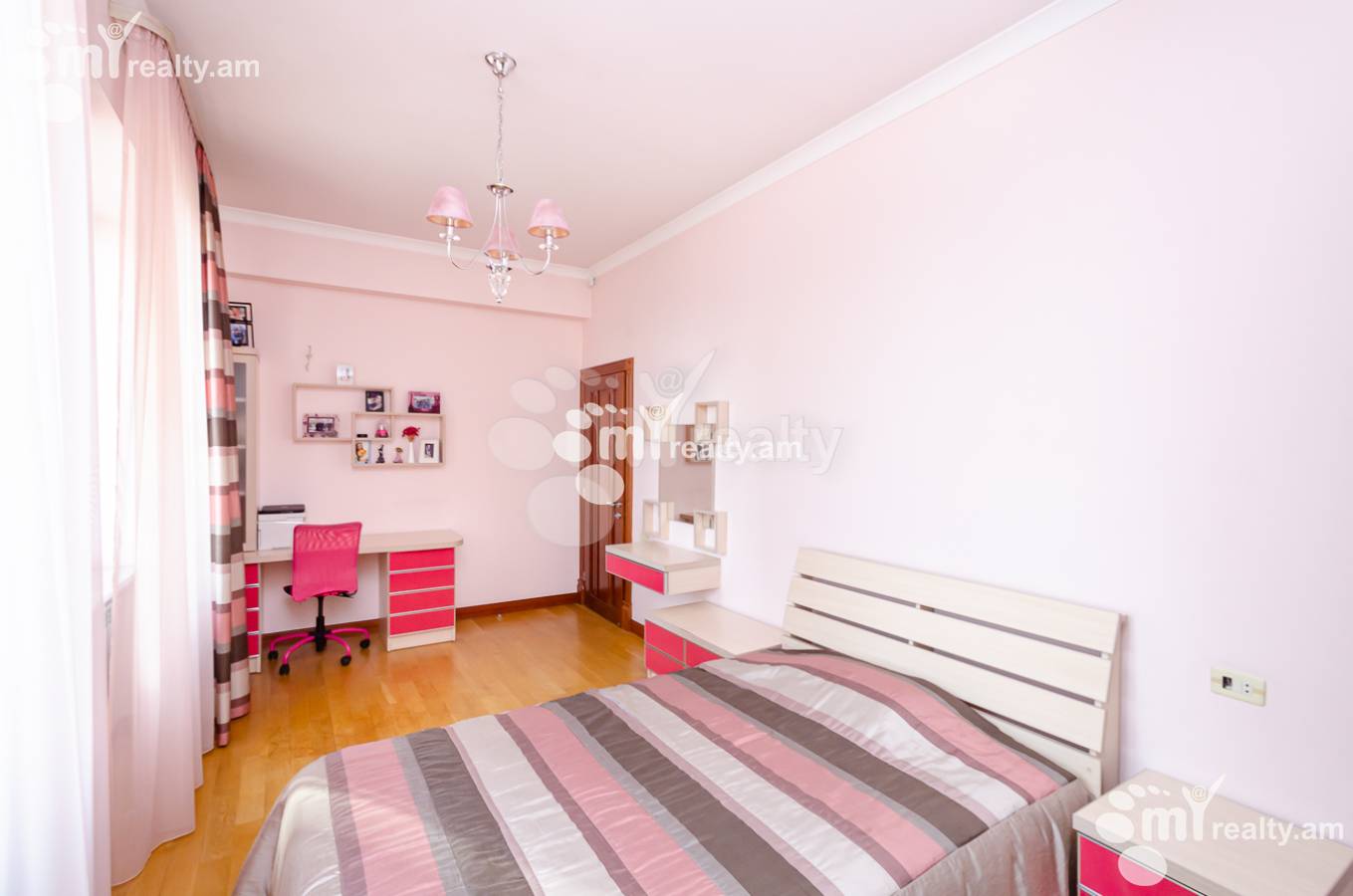 4 bedroom apartment for sale Mashtots Ave, Center Yerevan, 151756