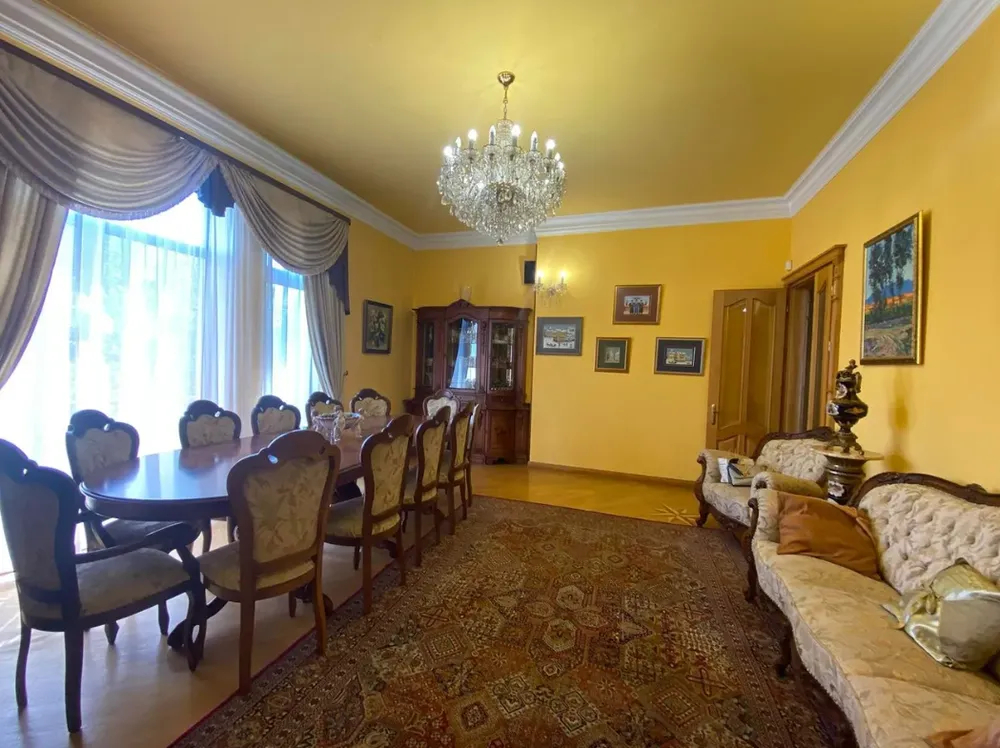 5-bedroom/apartment-for-sale/Mashtots+Ave/Center/Yerevan